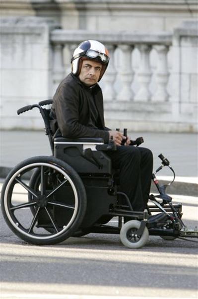 johnny-english-reborn-wheelchair.jpg (399×600)